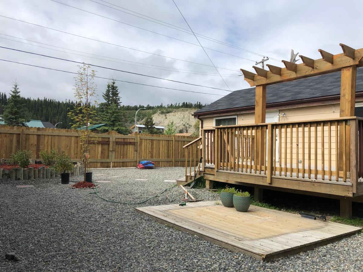Midnight Sun Vacation Home Уайтхорс Экстерьер фото